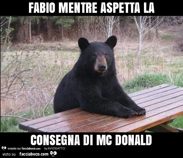 Fabio mentre aspetta la consegna di mc donald