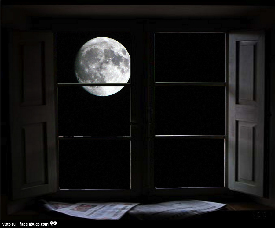 Luna fuori dalla finestra
